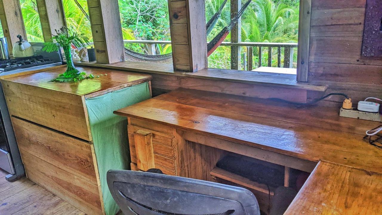 Guanaja Backpackers Hostel ภายนอก รูปภาพ